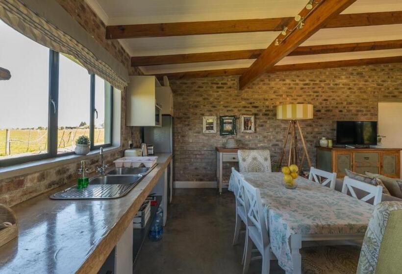 فندق Libertas Guest Farm