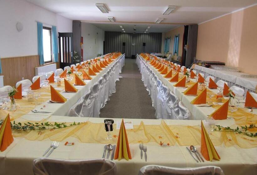 호텔 Mlyn   Jihlava