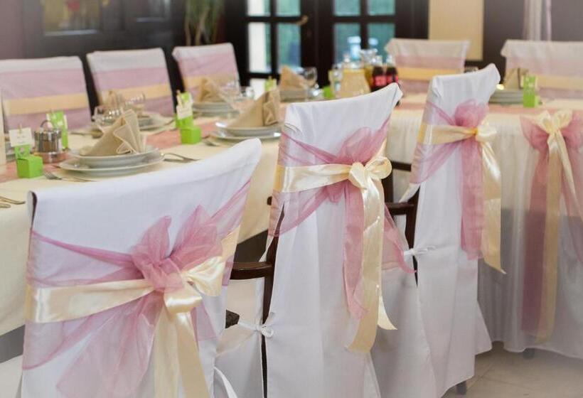 호텔 Patyi étterem és