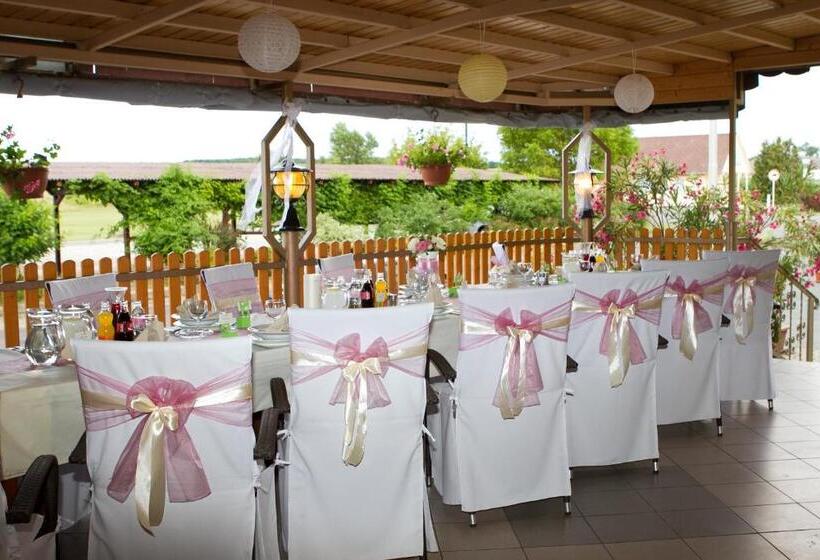 فندق Patyi étterem és