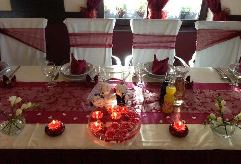 호텔 Patyi étterem és