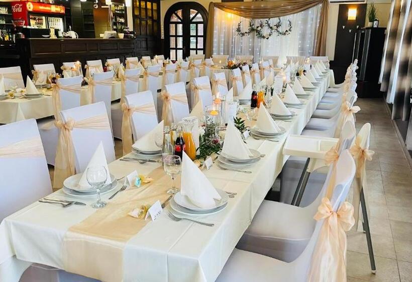 호텔 Patyi étterem és