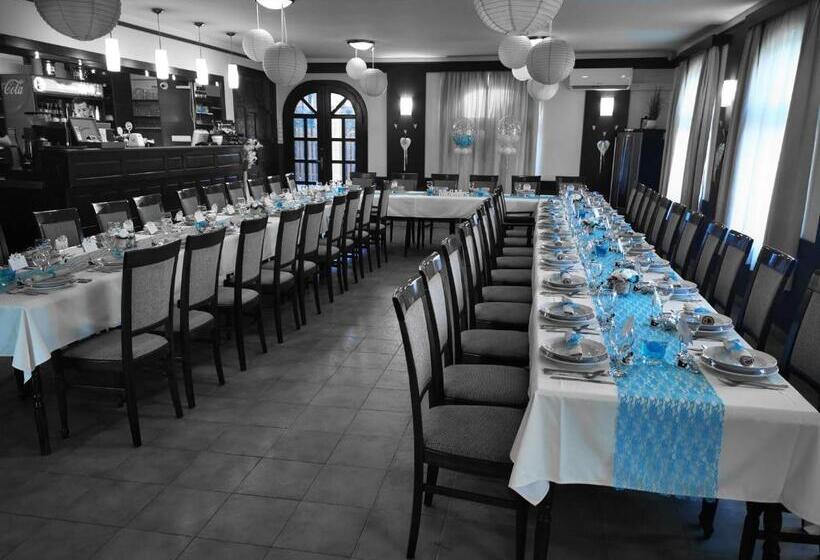 호텔 Patyi étterem és