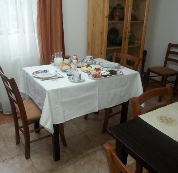 Отель Pensiunea Agroturistica Ioana