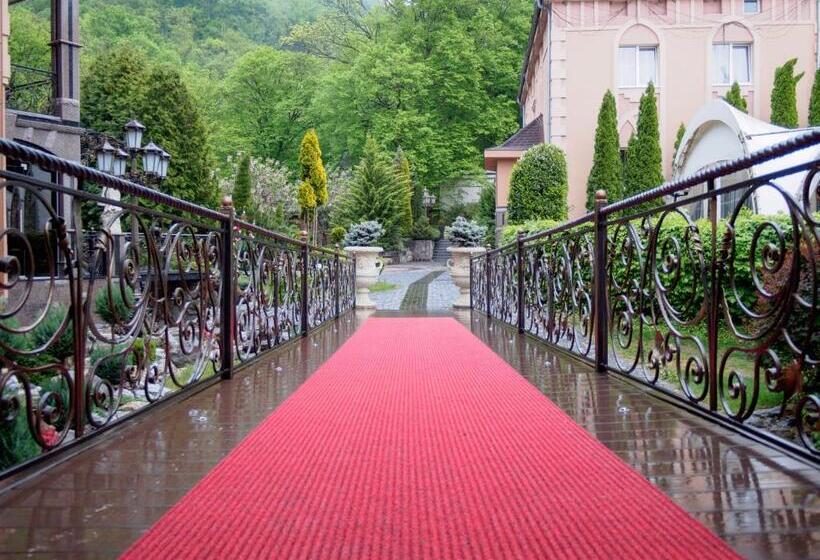 فندق Resort&spa Kamelot