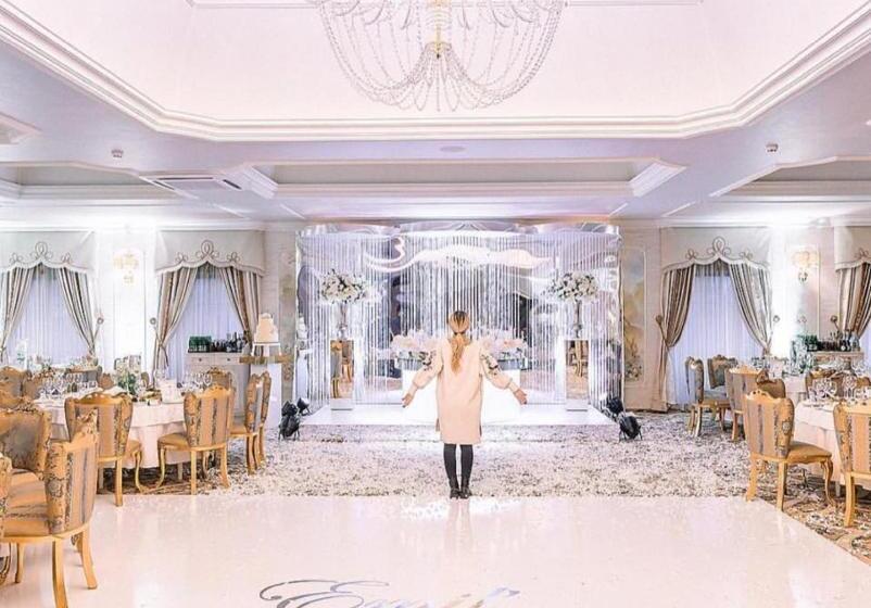 فندق Resort&spa Kamelot