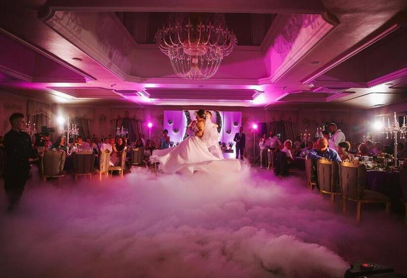 فندق Resort&spa Kamelot