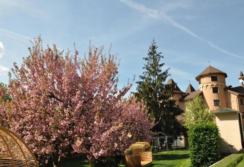 فندق Resort&spa Kamelot