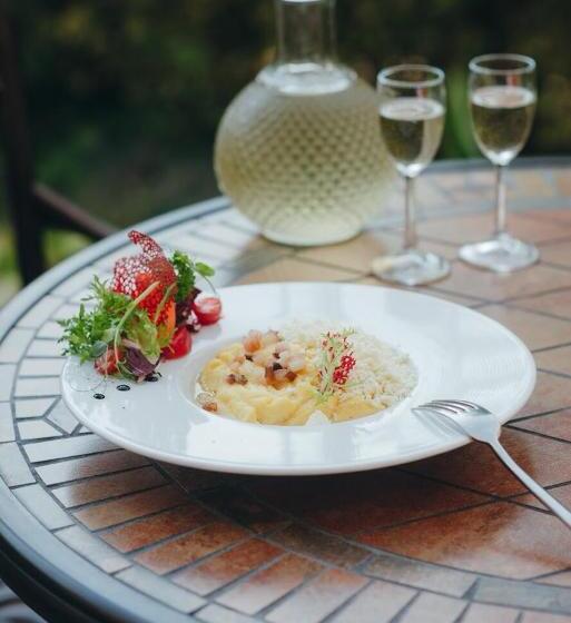 בית מלון כפרי Resort&spa Kamelot