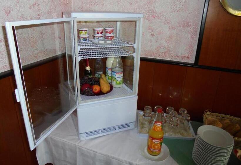 فندق & Restaurant Am Rosenhügel