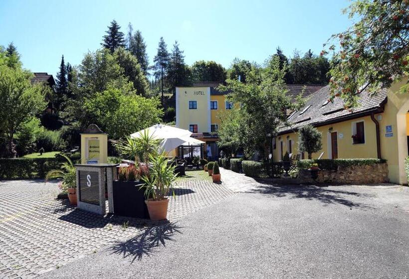 Отель Schlossresidenz Heitzenhofen