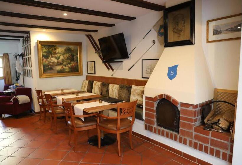 Отель Schlossresidenz Heitzenhofen