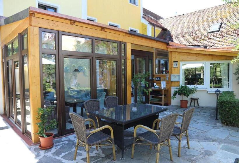 בית מלון כפרי Schlossresidenz Heitzenhofen