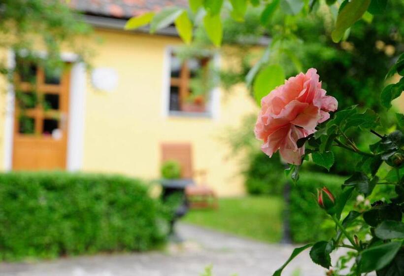 בית מלון כפרי Schlossresidenz Heitzenhofen