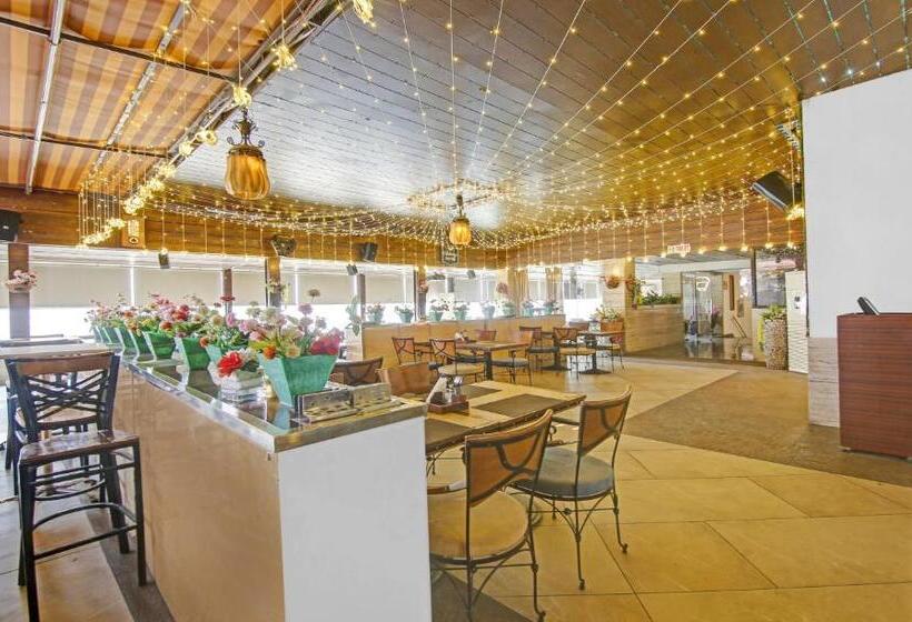 בית מלון כפרי Treebo Premium Arista