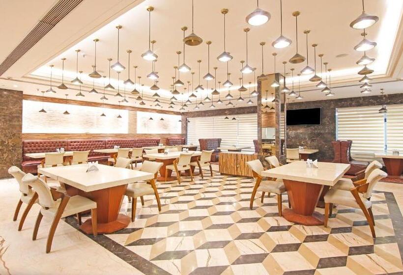 בית מלון כפרי Treebo Premium Arista