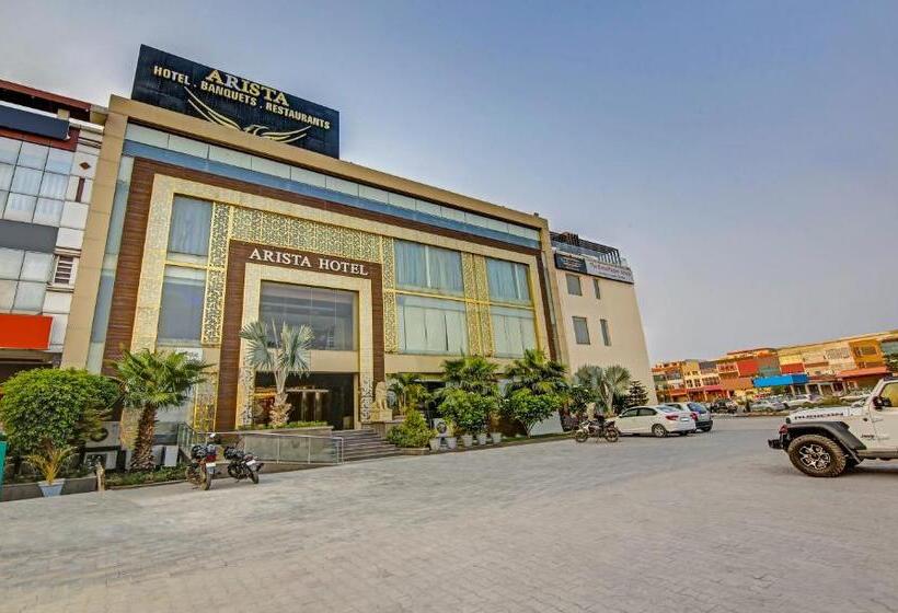 בית מלון כפרי Treebo Premium Arista