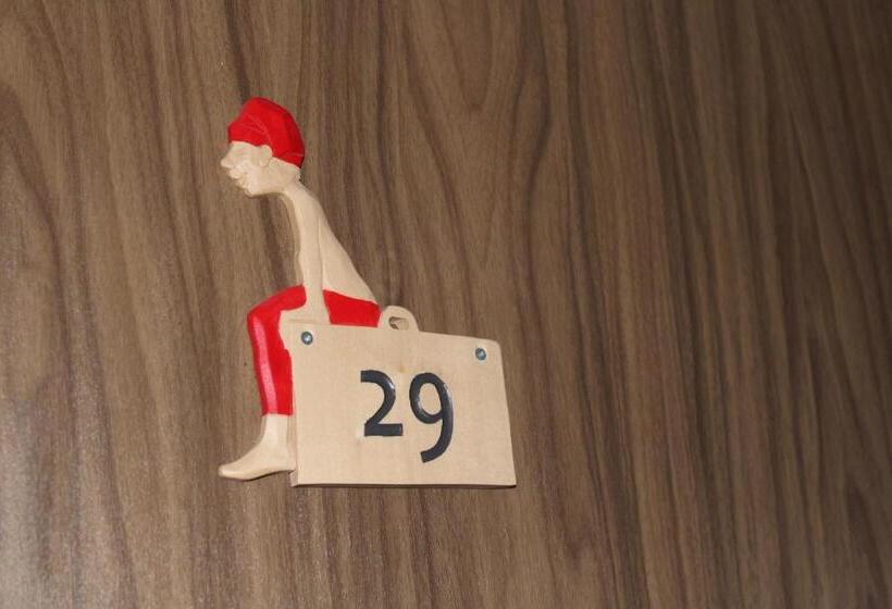 בית מלון כפרי Urirotstock