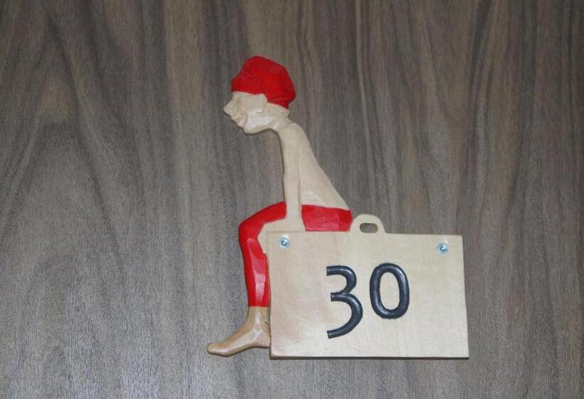 בית מלון כפרי Urirotstock