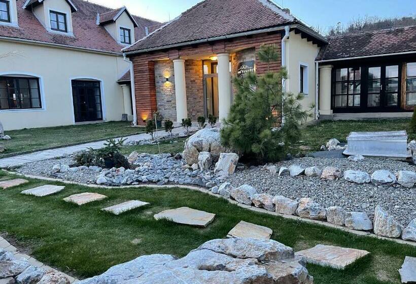 酒店 Veveří