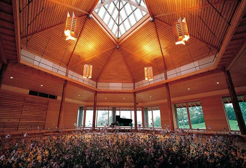 Hotel Yatsugatake Kogen Lodge