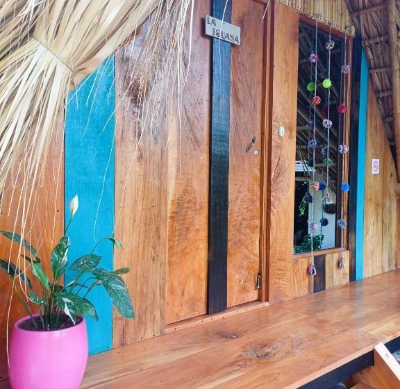 La Urraca Loca Hostel