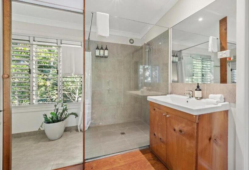 Mavis's Cabins @ Mt Warning