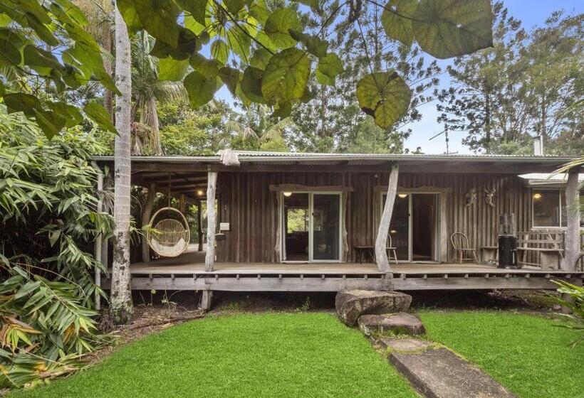 Mavis's Cabins @ Mt Warning