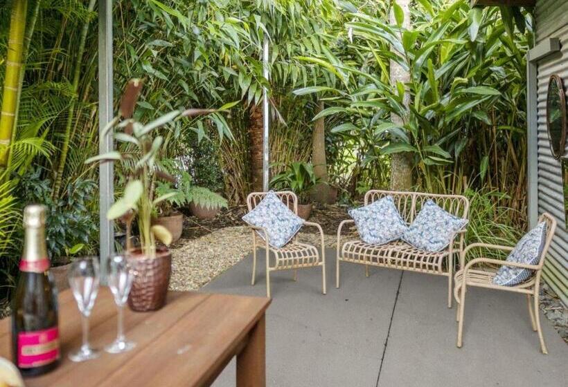 Mavis's Cabins @ Mt Warning