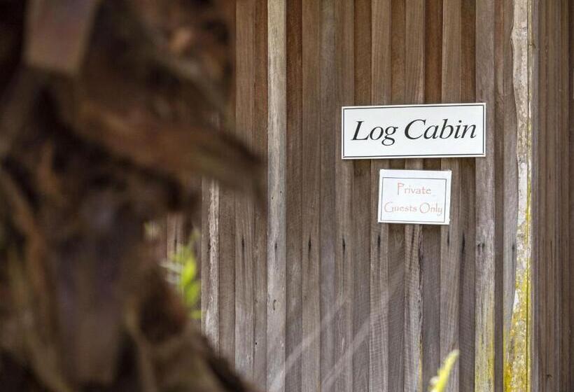 Mavis's Cabins @ Mt Warning