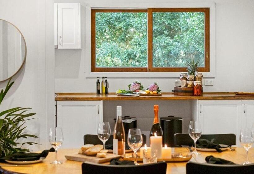 Mavis's Cabins @ Mt Warning