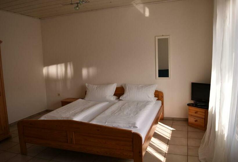 Пансион Apartment Landhotel Zum Storchennest