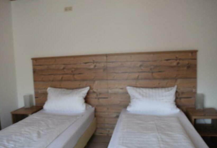 Пансион Apartment Landhotel Zum Storchennest