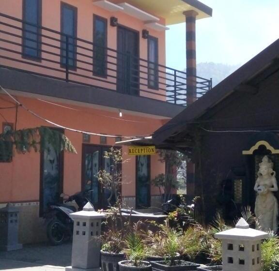 بنسيون Bromo Otix Guest House