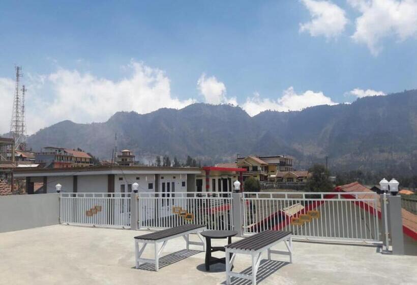 بنسيون Bromo Otix Guest House
