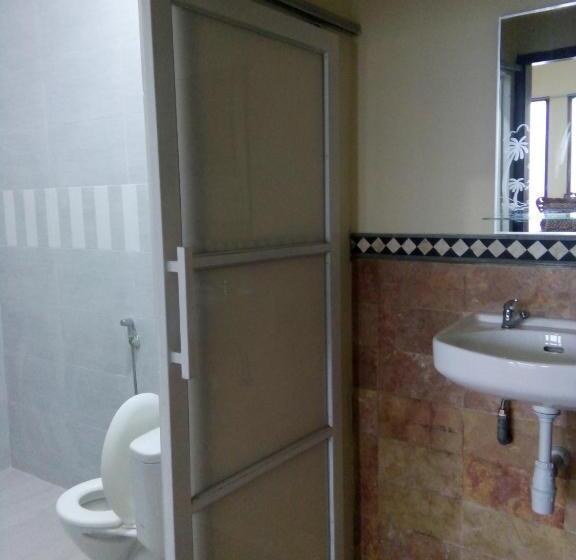 بنسيون Bromo Otix Guest House