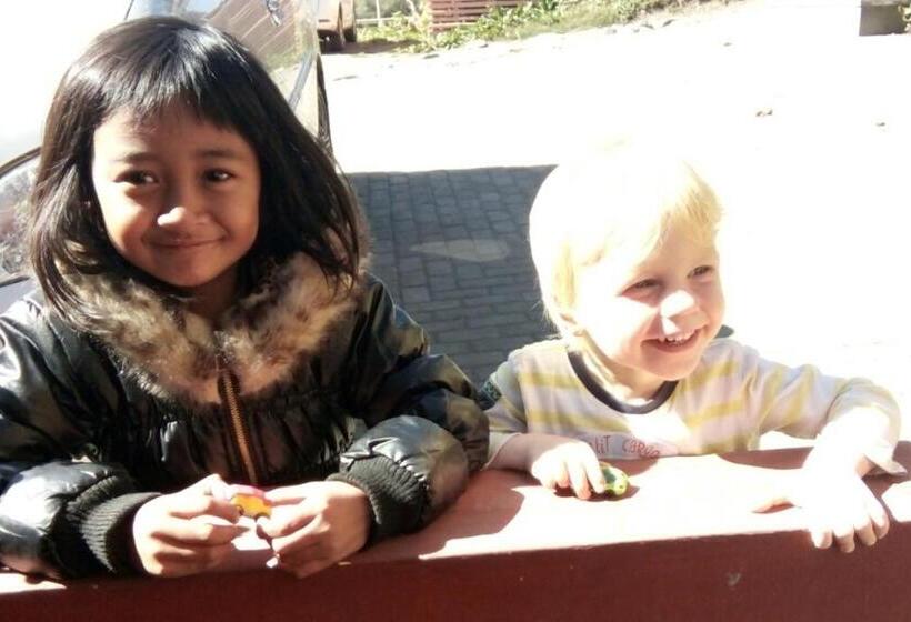 بنسيون Bromo Otix Guest House