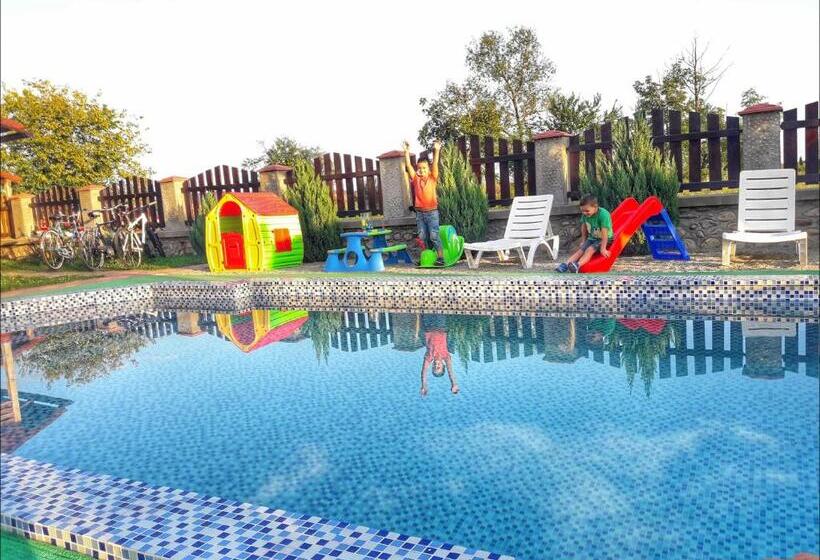 ペンション Casa Robi