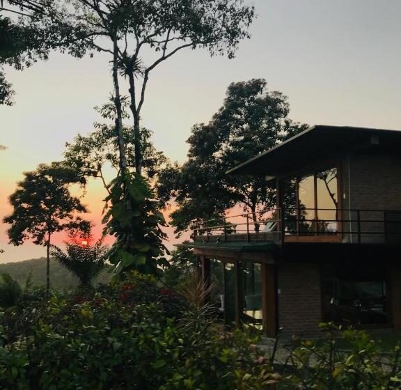 بنسيون Cerro Lobo