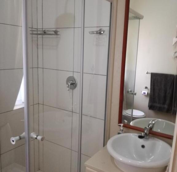 פנסיון Dekat Self Catering