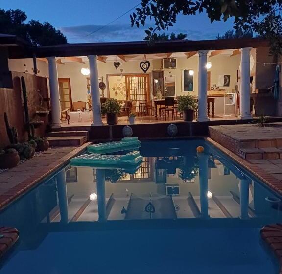 פנסיון Dekat Self Catering