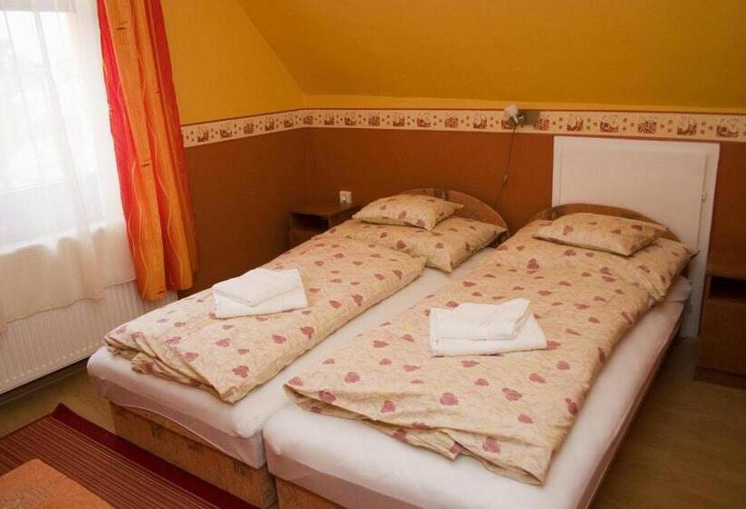 펜션 Erdős Vendégház