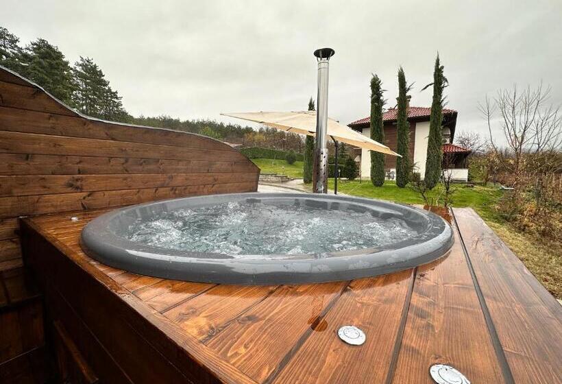 פנסיון Esterra Vini Guest House