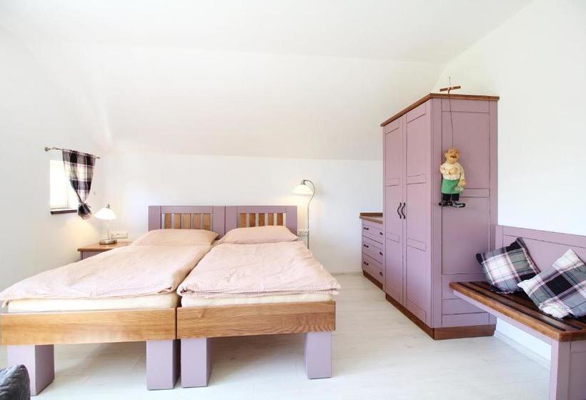 펜션 Penzion A Restaurace Hostinec Na Letné