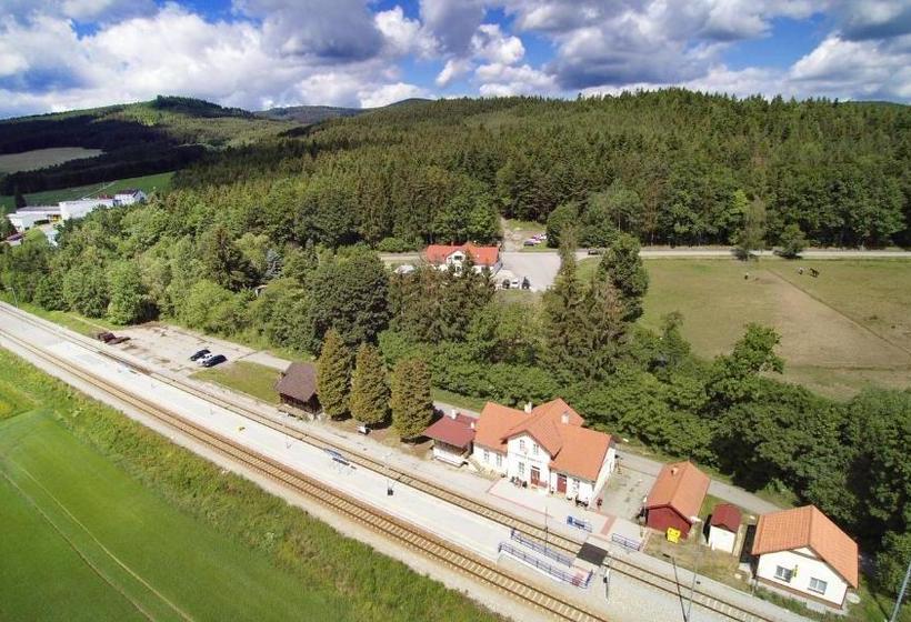 펜션 Penzion A Restaurace Hostinec Na Letné