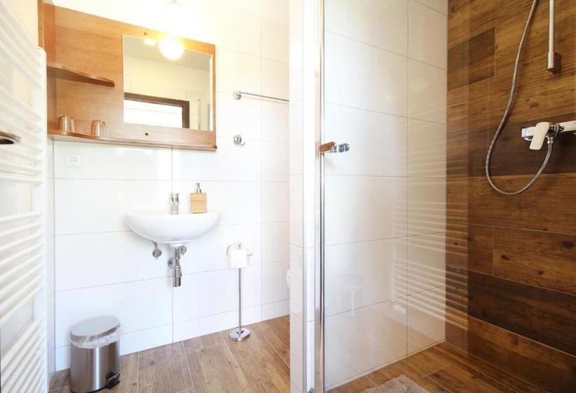 펜션 Penzion A Restaurace Hostinec Na Letné