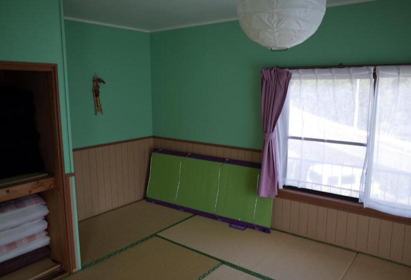 פנסיון Kashi Besso Takachiho