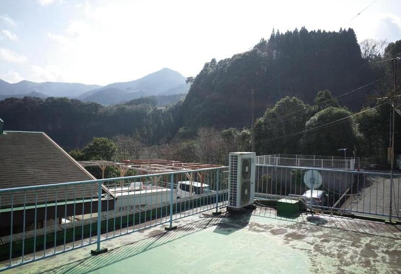 פנסיון Kashi Besso Takachiho