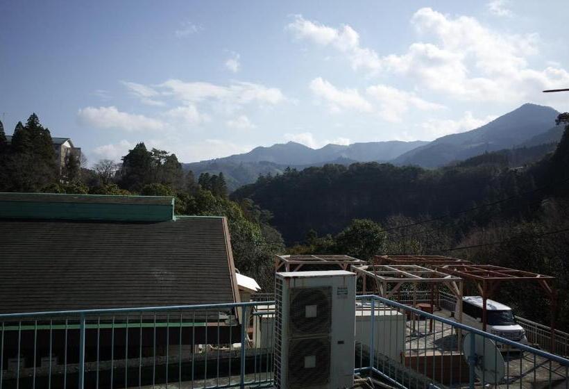 פנסיון Kashi Besso Takachiho