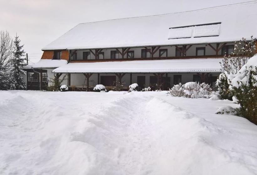 펜션 Kúria Vendégház